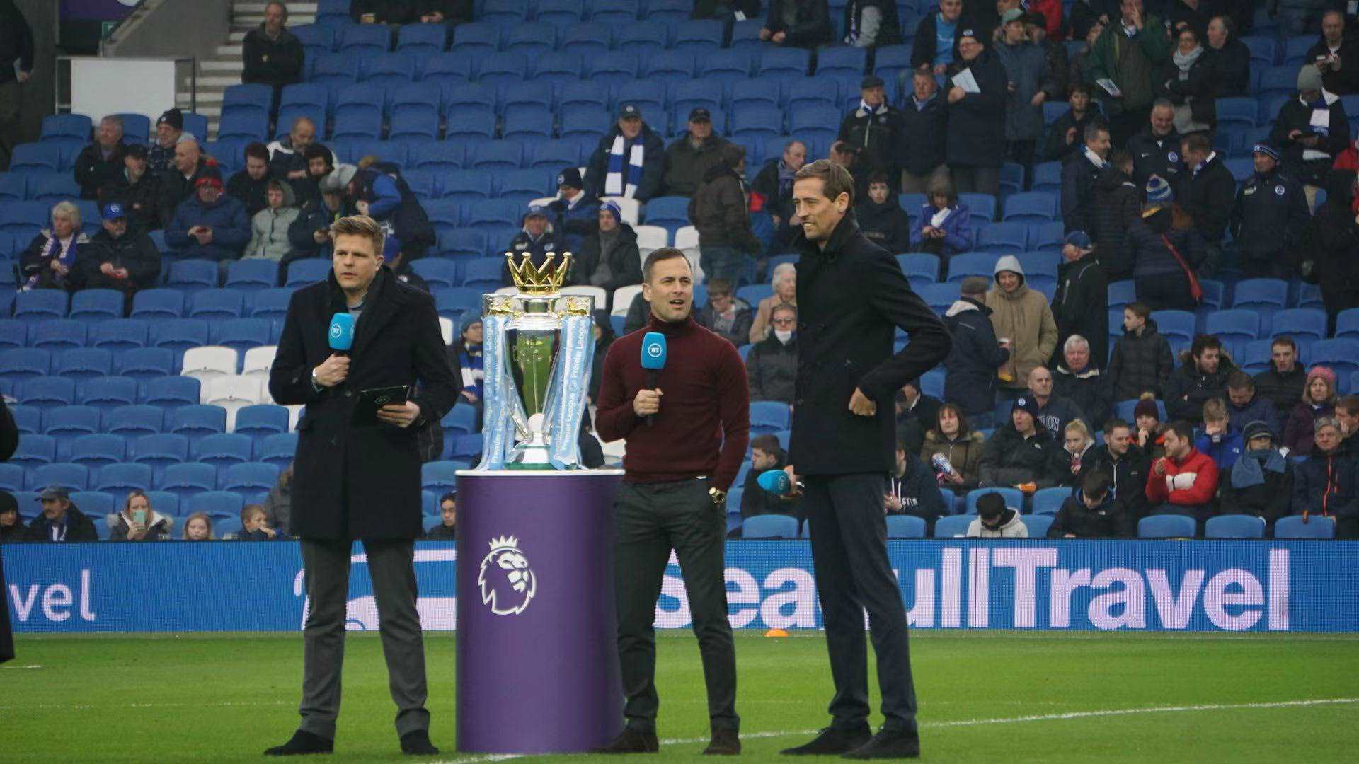 通过与贾巴 通过与贾巴